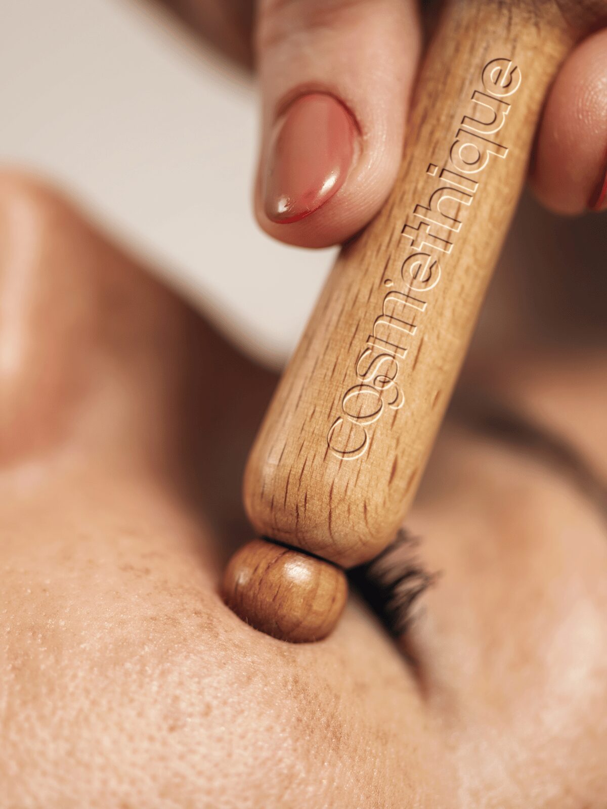 Masseur contour des yeux