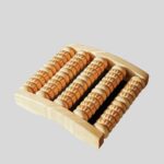 masseur pied en bois