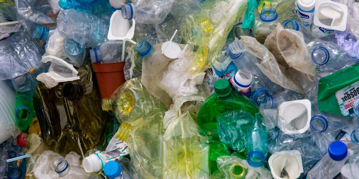 le-plastique-biodegradable-est-il-vraiment-une-solution-ecologique